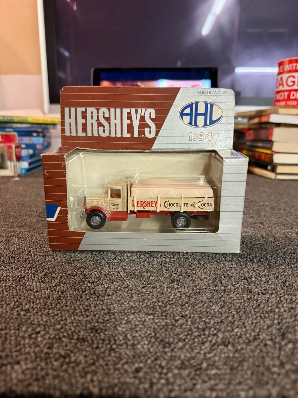 AHL American Highway Legends 1:64 Die Cast Hershey's Chocolate & Cocoa Mack BM D